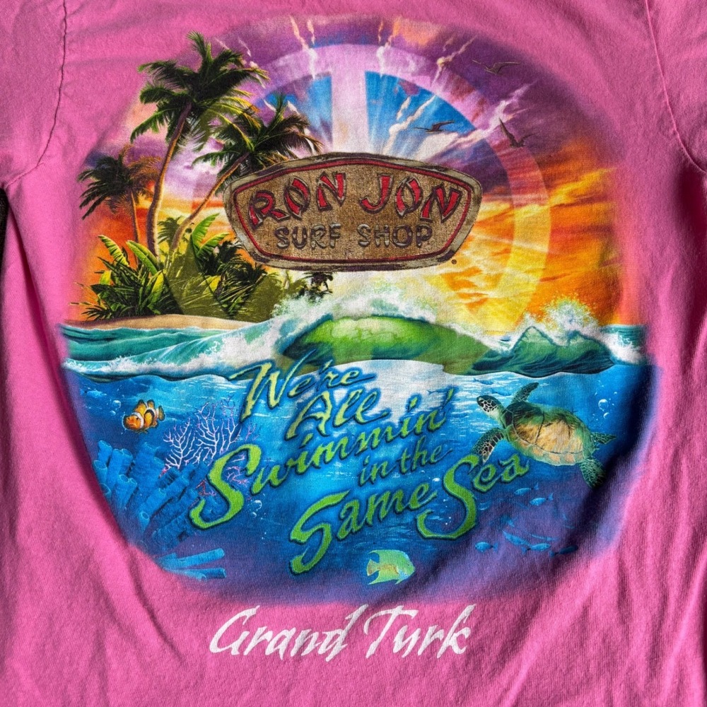 Ron Jon Surf Shop Grand Turk Pink Graphic T-Shirt Womens Small Sea Turtle Beach‎